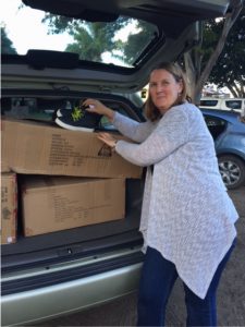 Qld teacher aid Leanne collects 68 new shoes to bounce to Vanuatu children